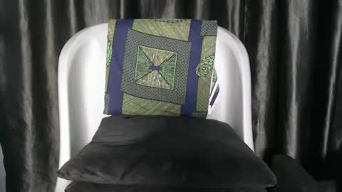 laura online show from October 20, 9:47 am