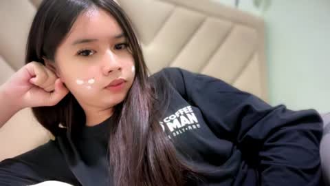 naughtychen18 online show from June 14, 9:17 pm
