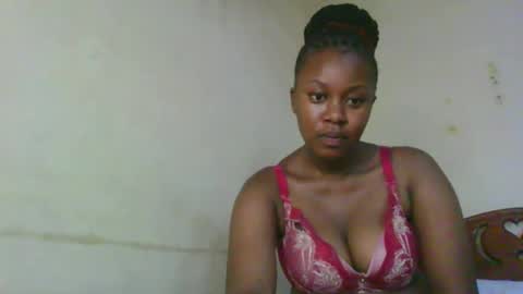 Shee online show from February 18, 1:22 pm