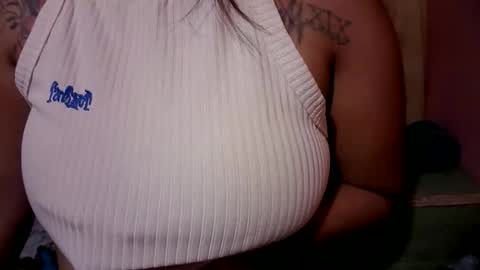 naughtymom_33 online show from October 19, 7:35 am