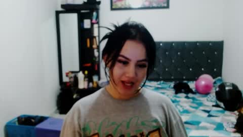 naughtyplayass online show from April 17, 10:23 pm