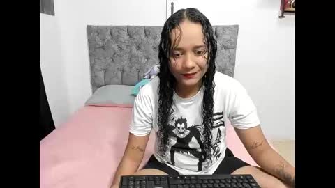 nay_and_aleja online show from January 10, 3:01 am