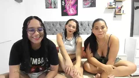 nay_and_aleja online show from May 20, 2:52 am