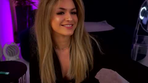 Naya online show from February 9, 7:38 pm