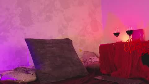 Snapshot of naylapot_ chatting on February 14, 2:23 pm Juli  online show from February 14, 2:23 pm