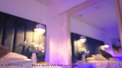 Snapshot of naylapot_ chatting on October 14, 11:46 am Juli  online show from October 14, 11:46 am