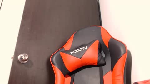 Laura   online show from September 18, 11:31 pm