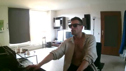 Sebastian online show from April 17, 7:11 am