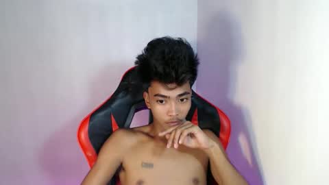 Snapshot of neil_asian69 chatting on October 17, 1:04 pm neil_asian69 online show from October 17, 1:04 pm