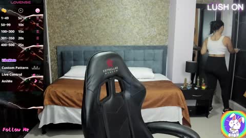 neith_xue online show from January 22, 11:23 am