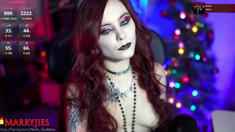 Snapshot of nelle_ chatting on January 7, 9:40 am online show from January 7, 9:40 am