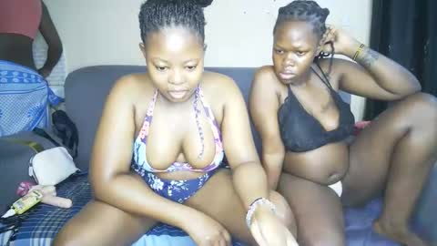 nellyeluxe online show from March 8, 8:18 am