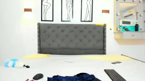 nellys_ online show from March 24, 8:26 pm