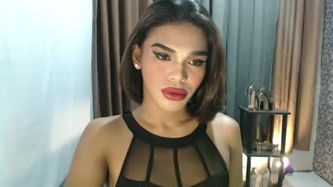 neomi online show from March 24, 7:09 pm