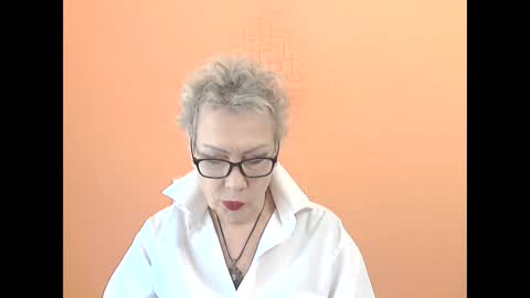 NessyJenixs online show from November 18, 8:28 am