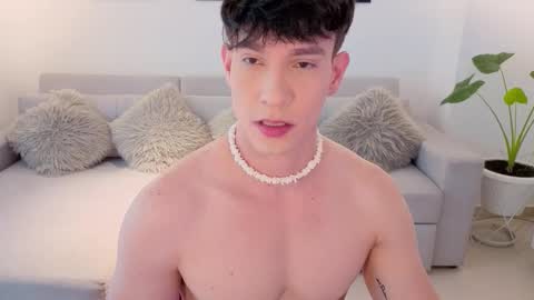   online show from March 3, 6:04 pm