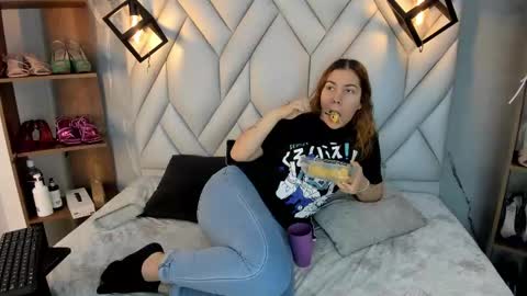 Milena online show from March 5, 2:01 pm