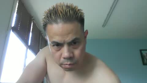 nguyen7788789 online show from May 17, 9:40 am