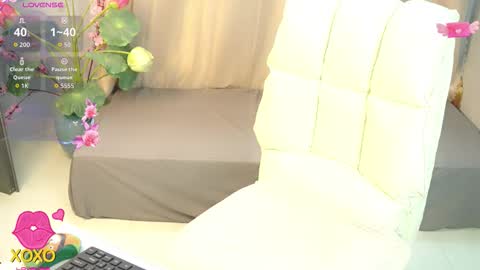 nhatlinhnguyen online show from September 24, 11:06 am