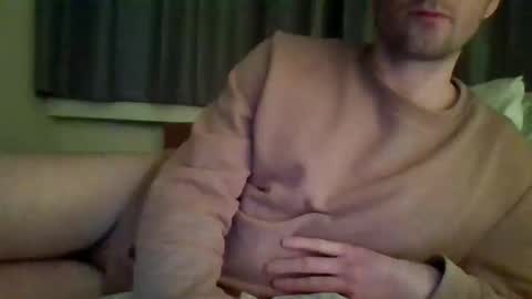 niallthewanderer online show from February 12, 12:03 am