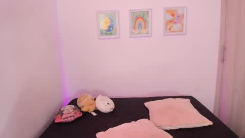  Nia  online show from January 13, 5:21 pm