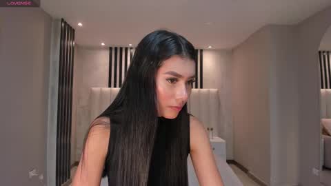 Snapshot of niasalvatore chatting on February 26, 9:09 pm Call me Nia online show from February 26, 9:09 pm