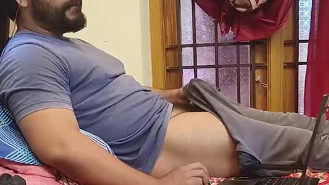 Robin online show from October 31, 11:43 am