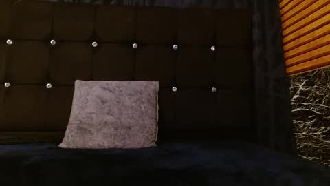 Michell  online show from February 18, 2:49 am