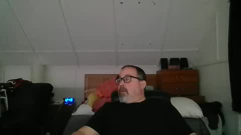 Snapshot of niceguy7208 chatting on October 20, 4:50 am niceguy7208 online show from October 20, 4:50 am