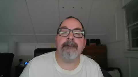 Snapshot of niceguy7208 chatting on September 29, 4:11 am niceguy7208 online show from September 29, 4:11 am
