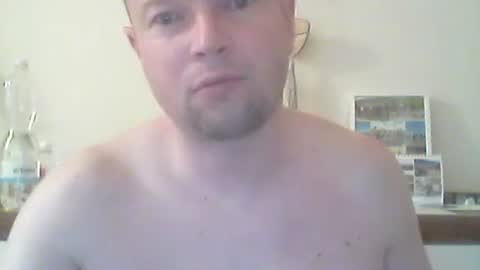 nick1990b online show from April 9, 5:51 pm