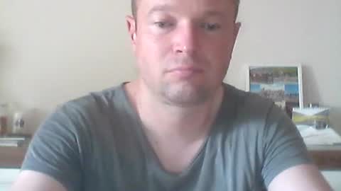 nick1990b online show from July 31, 12:17 pm