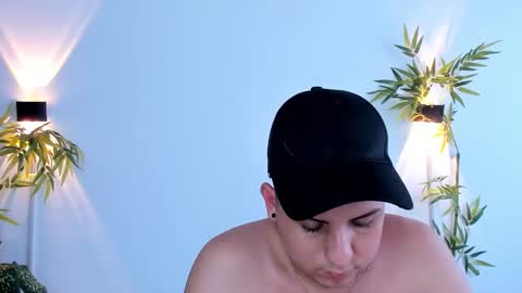 nick23_ online show from December 17, 7:31 pm