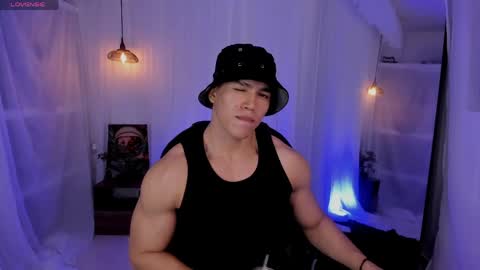 nick fenix online show from May 21, 3:13 am