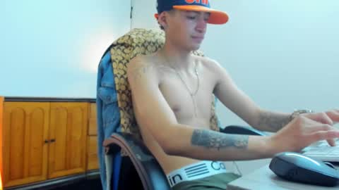 nick_nizzer online show from October 27, 3:34 pm