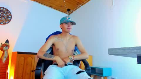 nick_nizzer online show from October 31, 12:05 pm