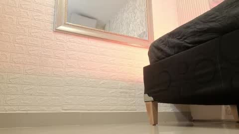 nickollsaenz online show from June 6, 7:03 am