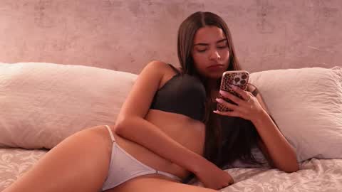 nicky and blake online show from December 21, 2:18 am