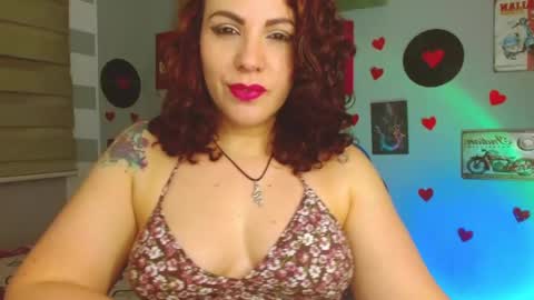 Snapshot of nicky_lucy_m chatting on February 25, 1:52 am lucy online show from February 25, 1:52 am