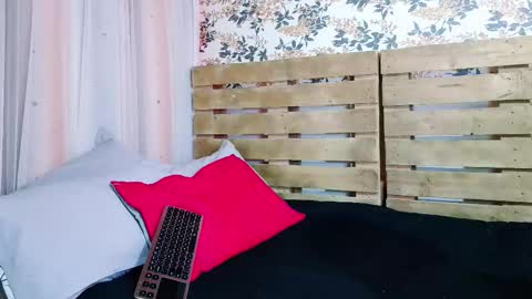 nicky_oli online show from January 30, 12:59 pm