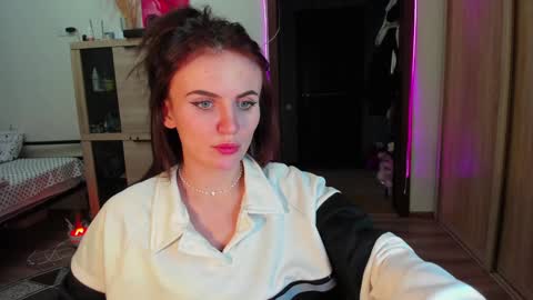 Nicky Weekends online show from February 6, 9:22 am