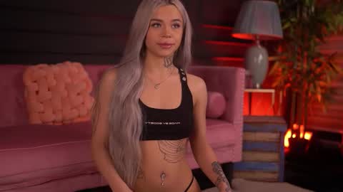 Nicky online show from November 10, 7:49 pm