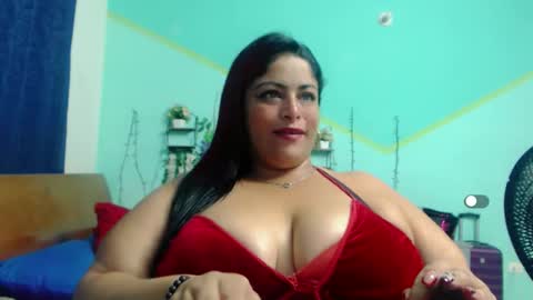 nickyribeiro online show from December 15, 7:15 am