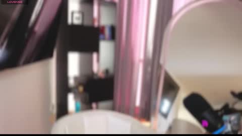 Nicky online show from December 19, 4:24 pm