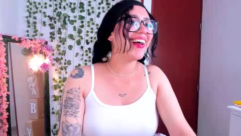 Snapshot of nico_lette_ chatting on September 29, 1:48 am Nico online show from September 29, 1:48 am