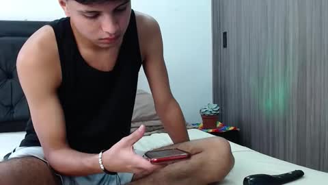 Nicolas y Alex online show from February 27, 8:20 pm