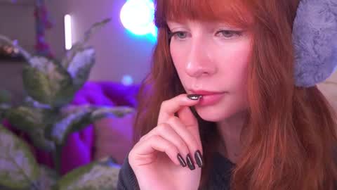 Nicol Moonn online show from December 23, 7:36 am