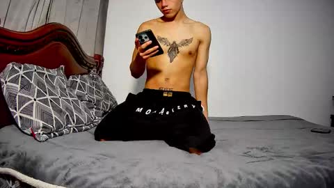 nicolas_and_alexa online show from February 18, 4:01 am