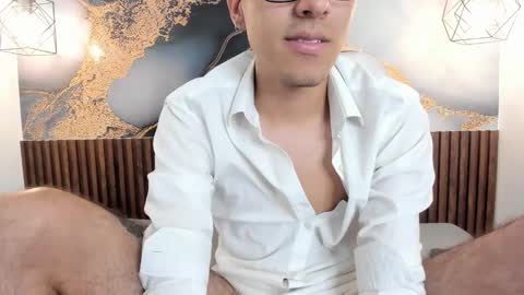 nicolasfine online show from November 4, 6:31 pm