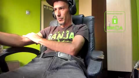 L. Nicolas online show from November 14, 7:43 am